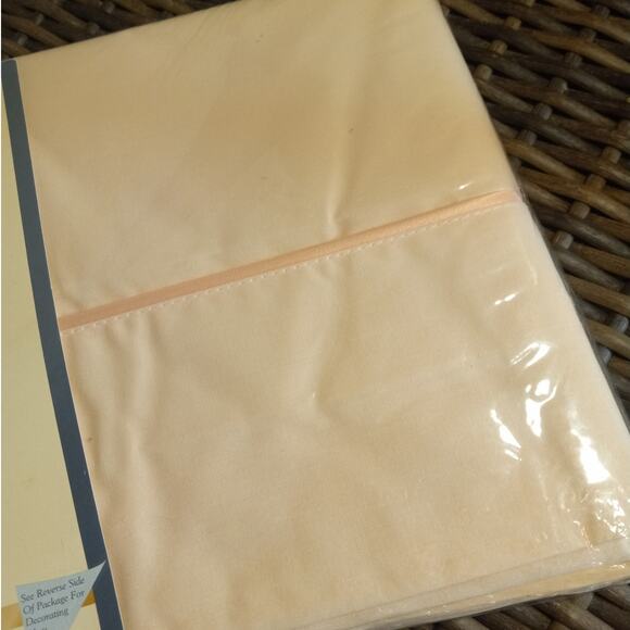 NIB Select Editions Twin Flat Sheet 200TC Cotton Blend Peach Cream Neutral USA - Picture 4 of 4